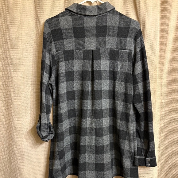 About Plaid Tunic Size L Gray Buffalo Flannel Roll Tab Top - Picture 8 of 11